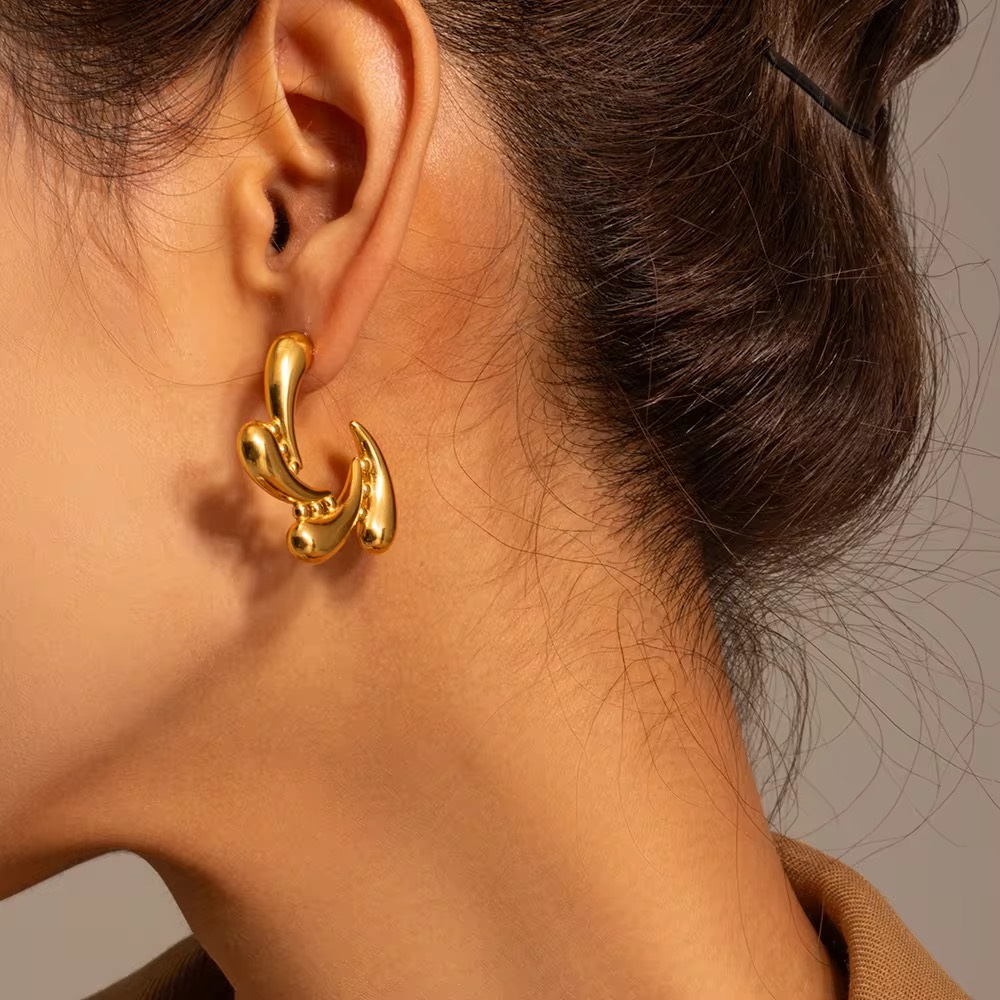 Golden Bloom Rotating Water Drop Earrings